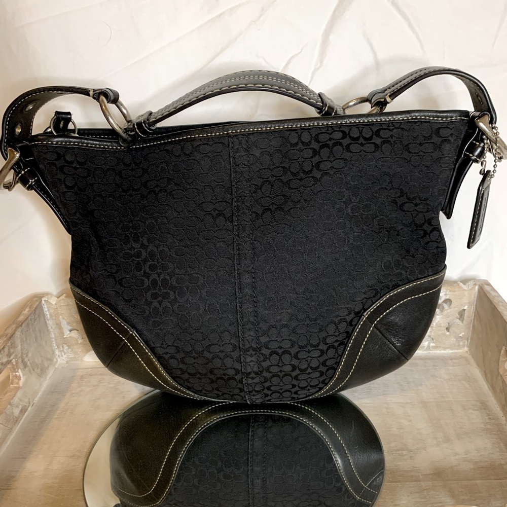 VTG, COACH Sm kissing CC, black shoulder bag w/silver hardware. See pictures